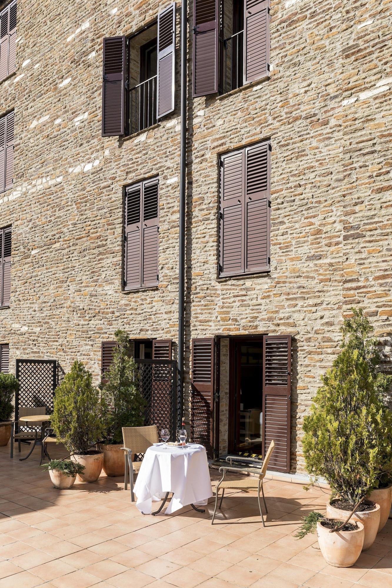 Parador De La Seu D'Urgell Bagian luar foto